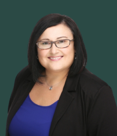 Emma, a skilled bookkeeper at Liquidity Bookkeeping, with extensive experience in shoebox accounting, working remotely from Vancouver Island.